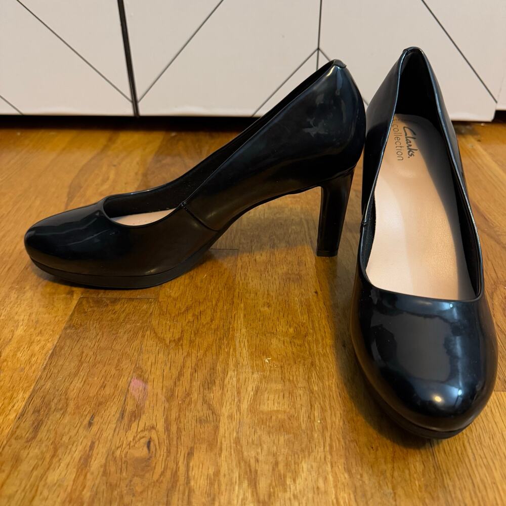 Clark’s Collection Women’s 9.5 Black Faux Patent Leather Ultimate Comfort Heals